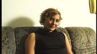 Deutscher Retro Porno! Notgeile Milf Treibt Es Hart Mit Ihren Spielzeug!Deutscher Retro Porno! Notgeile Milf Treibt Es H