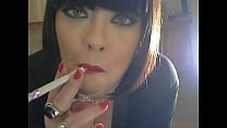 UK Chubby Domme Smokes 2 Menthol Cigs