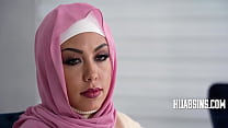 Arab Girlfriend Finally Lets Her Boyfriend Pop Her Cherry